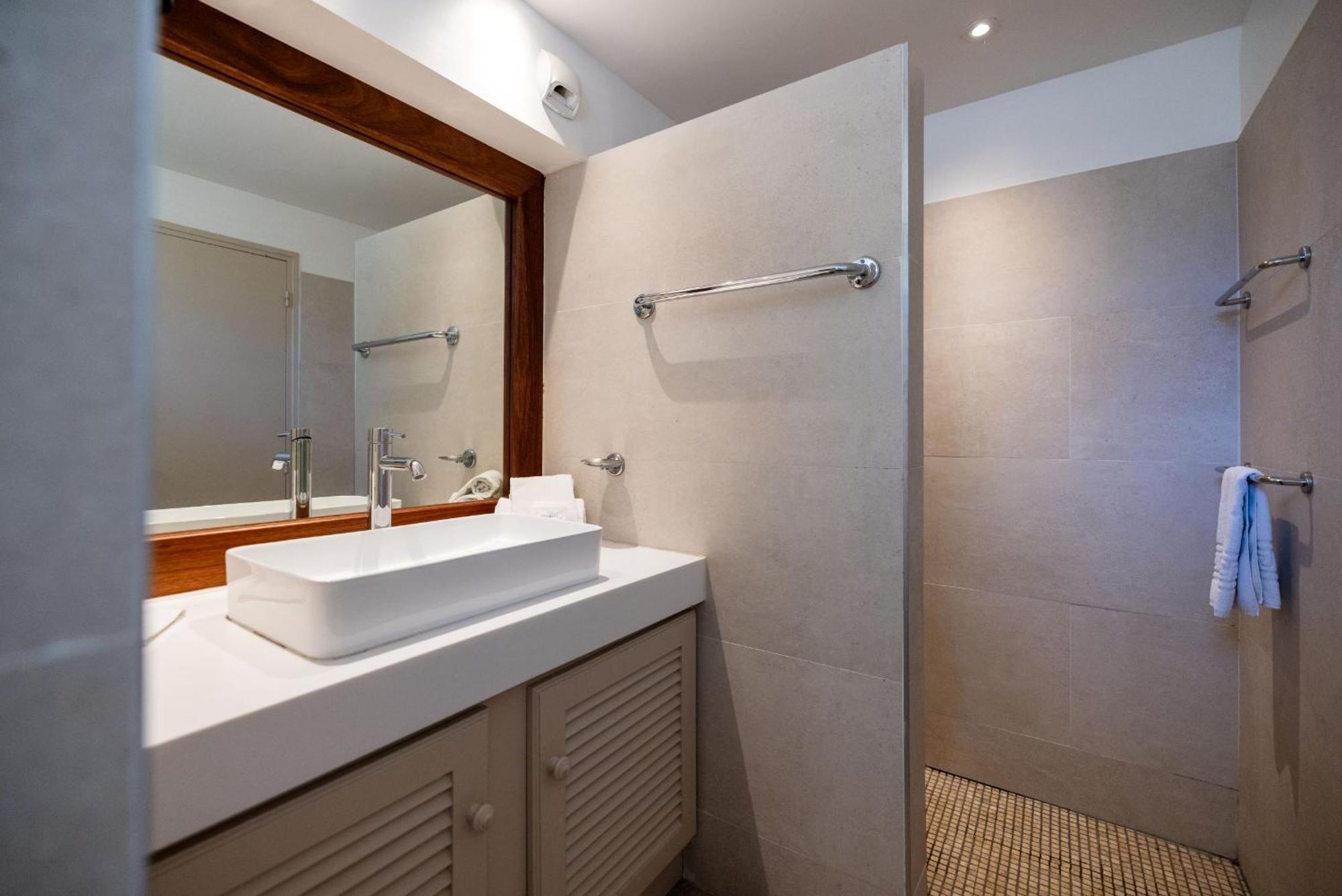Hotel Les Creoles Saint-Gilles-les Bains Ngoại thất bức ảnh