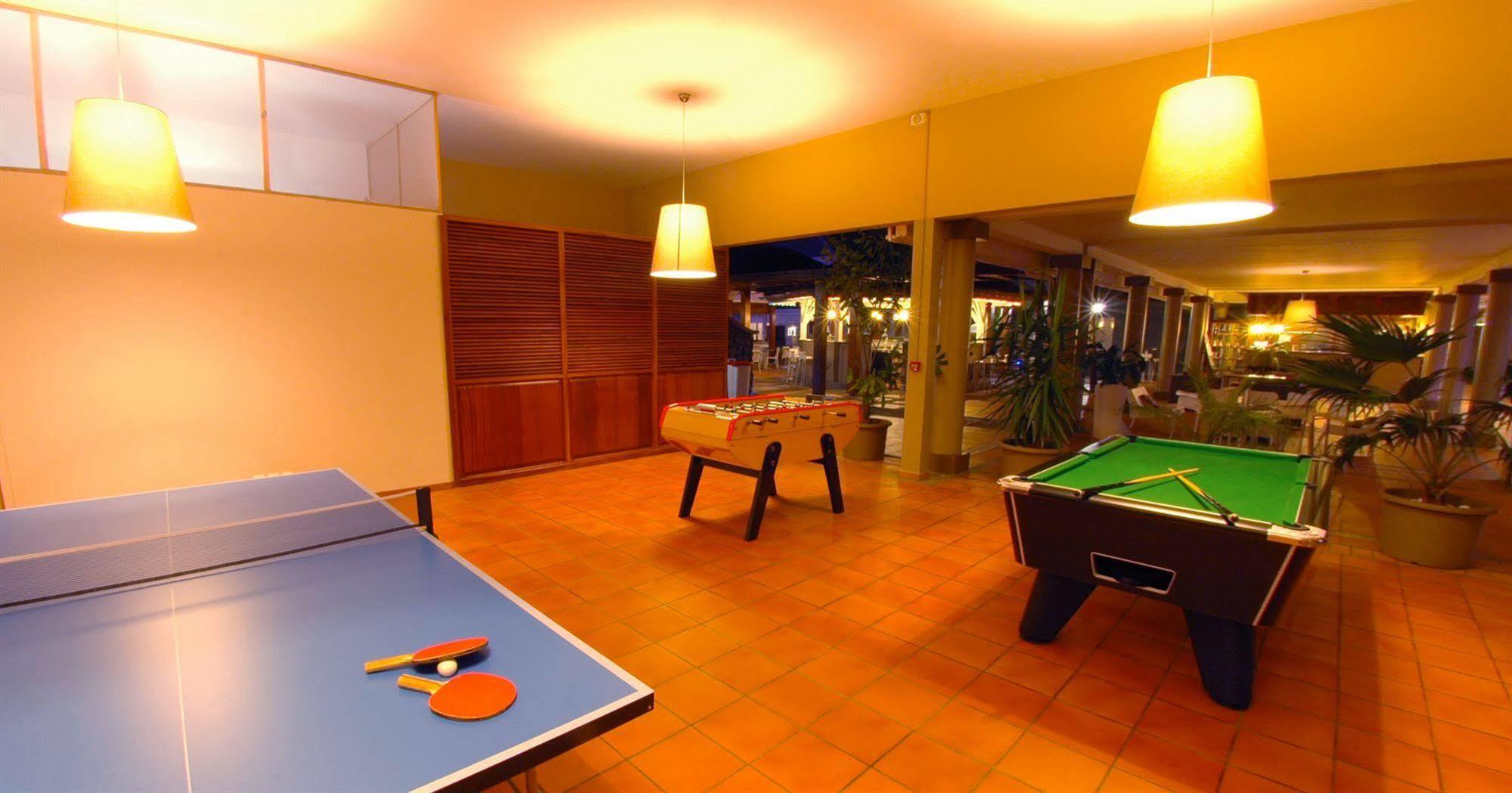 Hotel Les Creoles Saint-Gilles-les Bains Ngoại thất bức ảnh