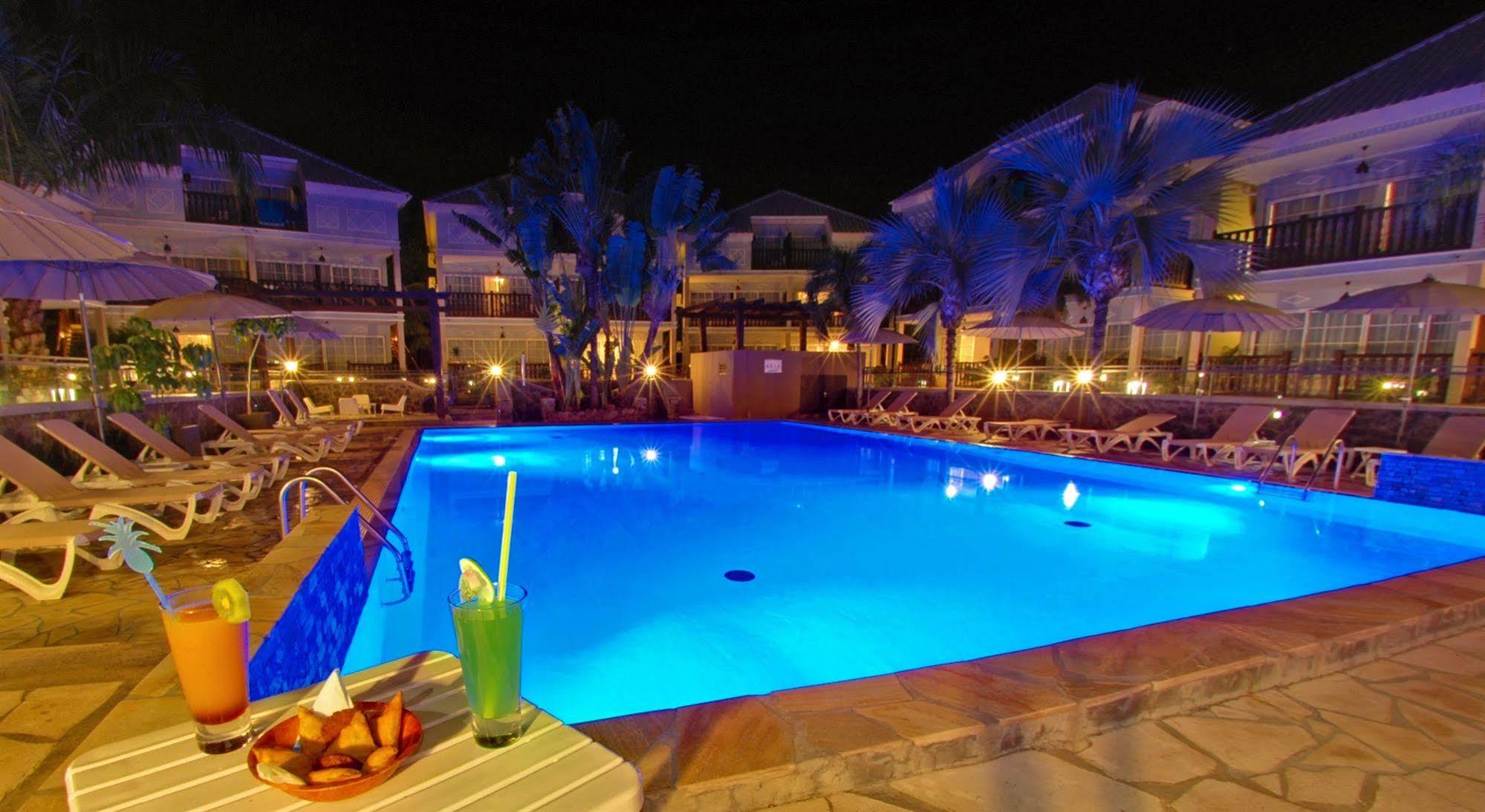 Hotel Les Creoles Saint-Gilles-les Bains Ngoại thất bức ảnh
